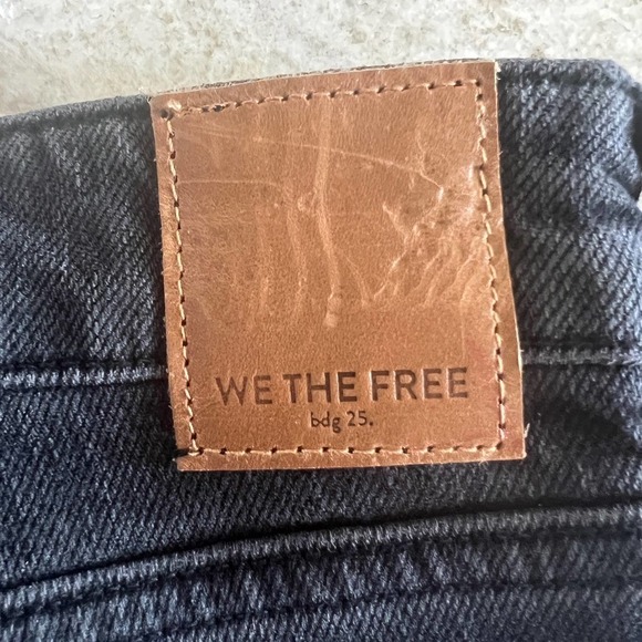 FREE PEOPLE CUFFED SLIM BOYFRIEND JEANS FADED BLACK NWT WOMEN'S SIZE 24 - Picture 10 of 16